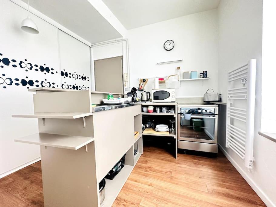 Studio Green Velvet Apartment Лаон Екстериор снимка
